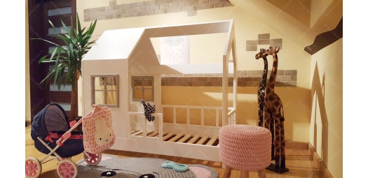 Łóżko domek z barierkami Aster w stylu skandynawskim