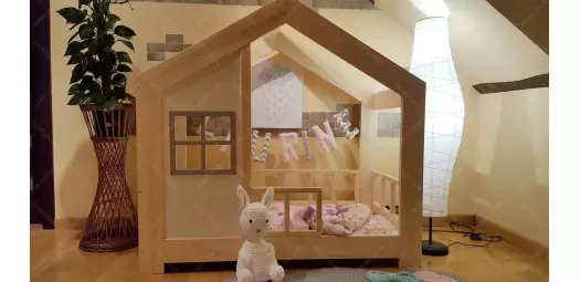 Łóżko domek z barierkami Cynia w stylu skandynawskim